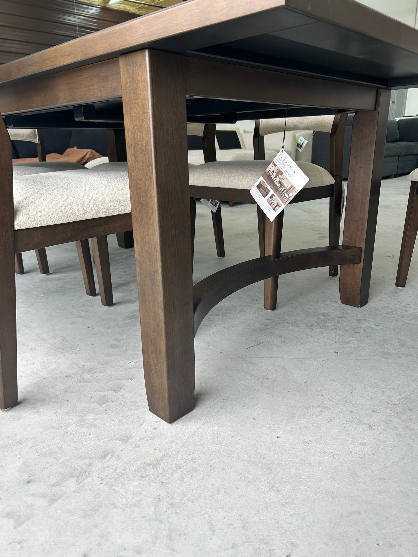 Flexsteel 9-piece Dining Set