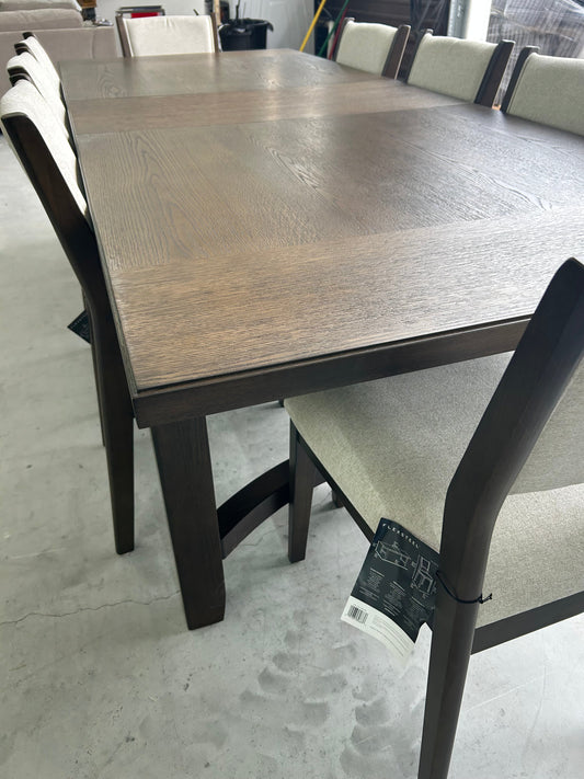 Flexsteel 9-piece Dining Set