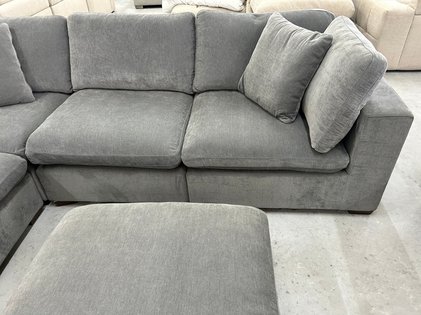 Thomasville Lowell 6-Piece Modular Sectional
