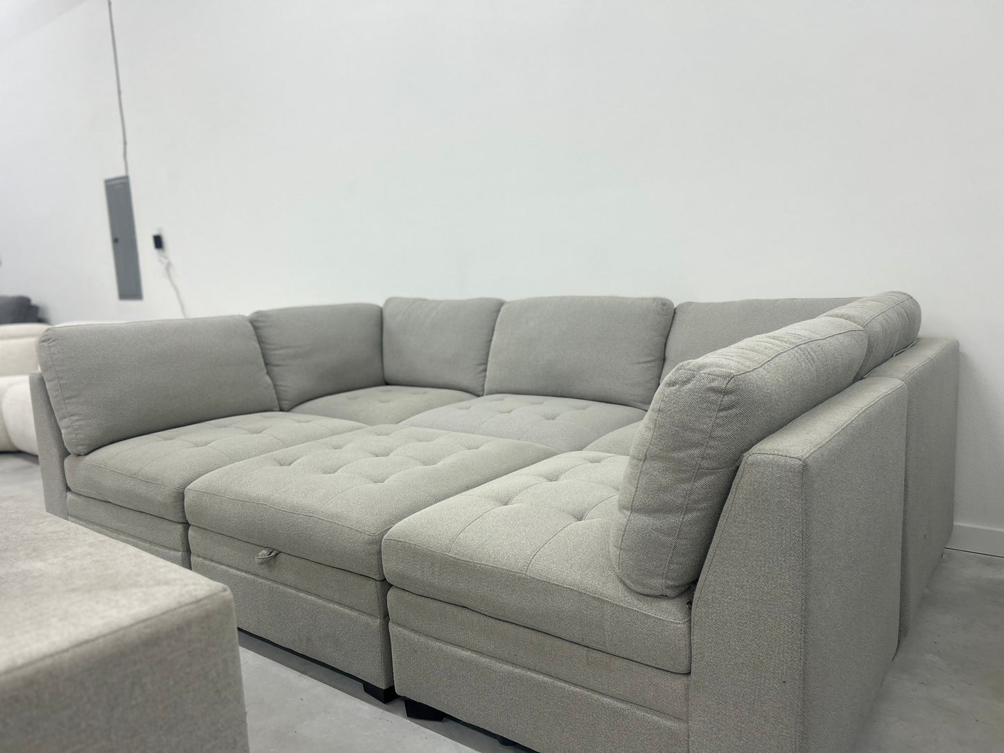 6pc Modular Tisdale w/ Storage ottoman